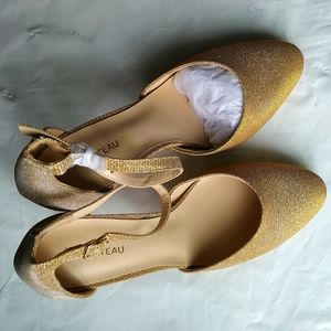 Le Château Sparkle Round Toe Shoes